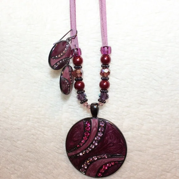 Necklaces - Picture 6 of 11